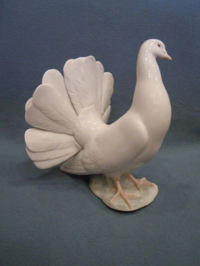 Лот: 25714863. Фото: 1. "Голубь" Lladro Испания, 1970гг... Фарфор, керамика