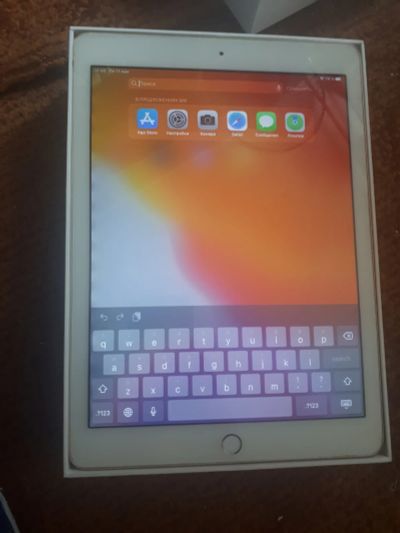 Лот: 15948134. Фото: 1. Apple ipad air 2 16gb gold. Планшеты