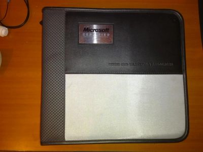 Лот: 4765976. Фото: 1. кейс на 160 дисков Microsoft. Другое (носители информации)