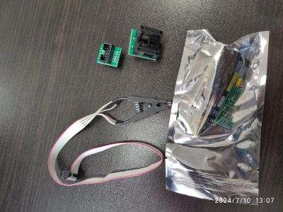 Лот: 23244501. Фото: 1. Программатор ch341a ch341 с прищепкой. Микроконтроллеры