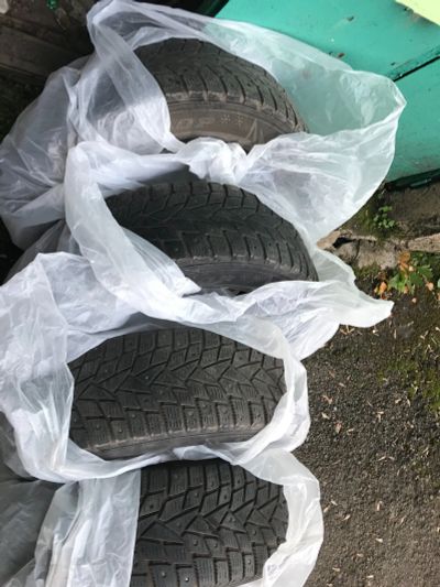 Лот: 19510392. Фото: 1. Шины Dunlop Grandtrek ice 02 215... Шины