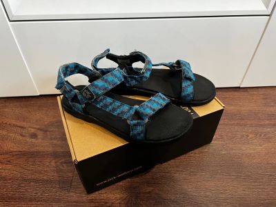 Лот: 23575376. Фото: 1. Сандалии Jack Wolfskin р37. Сандалии