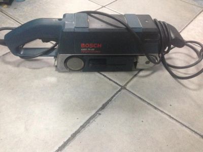 Лот: 6093054. Фото: 1. Продам ленточную шлифмашину Bosch... Электроинструмент