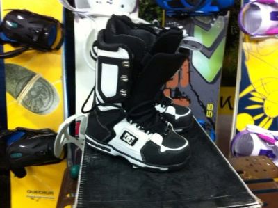 Лот: 4958070. Фото: 1. Сноубордические ботинки DC Shoes... Ботинки