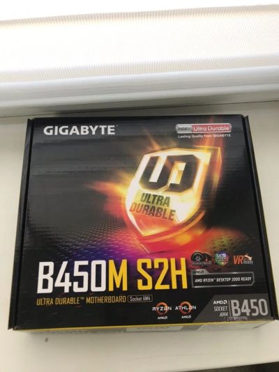 Лот: 14611878. Фото: 1. MB Gigabyte B450M S2H (mATX, AM4... Материнские платы