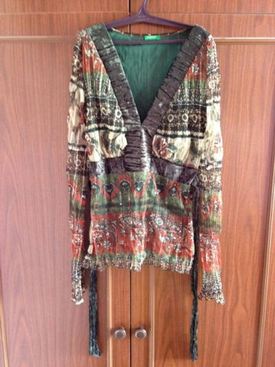 Лот: 9649477. Фото: 1. Кофточка Benetton р-р 42-44. Блузы, рубашки, водолазки