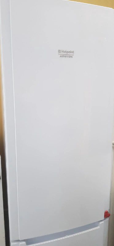 Лот: 18767158. Фото: 1. Холодильник Hotpoint ariston... Холодильники, морозильные камеры