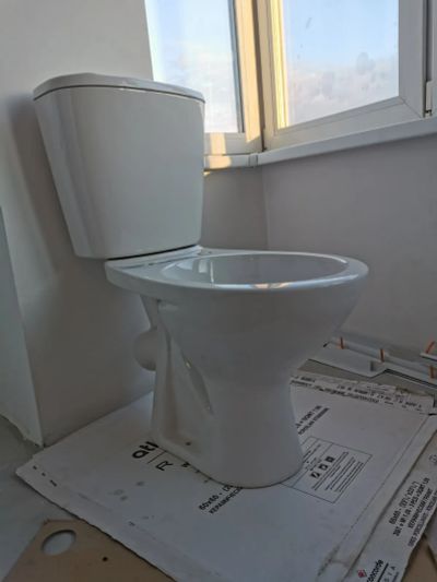 Лот: 23683728. Фото: 1. Унитаз от застройщика. Унитазы, биде