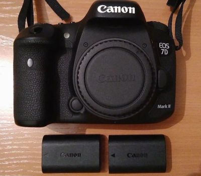 Лот: 17798424. Фото: 1. Canon 7D Mark II. Цифровые зеркальные