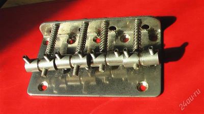Лот: 882664. Фото: 1. Басовый бридж Fender Jazz Bass... Другое (музыкальные инструменты и оборудование)