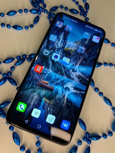 Лот: 17651006. Фото: 1. Honor 20 Pro. Смартфоны