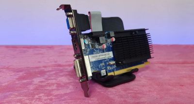 Лот: 23595469. Фото: 1. Видеокарта AMD Radeon R5 230/1... Видеокарты