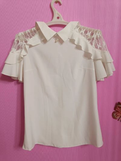 Лот: 20428946. Фото: 1. Блузка на девочку 10-12 лет. Рубашки, блузки, водолазки