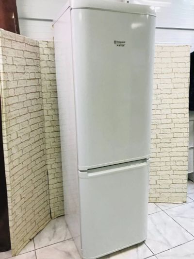 Лот: 18384816. Фото: 1. Холодильник Hotpoint Ariston rmba... Холодильники, морозильные камеры