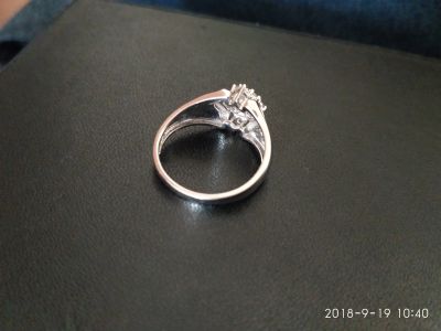 Лот: 12134333. Фото: 1. Кольцо белое золото с бриллиантами. Кольца, перстни