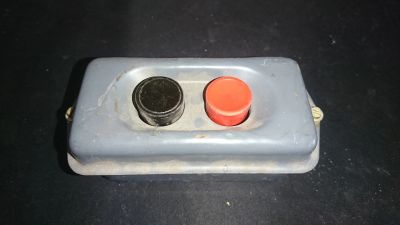 Лот: 15916829. Фото: 1. Пост управления кнопочный КМ3-2-У3. Запчасти для промышленного оборудования