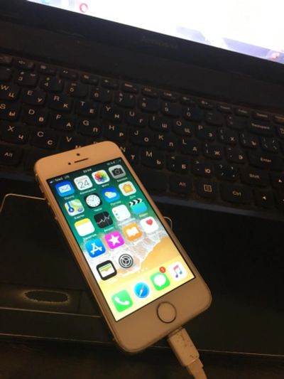 Лот: 11410834. Фото: 1. Apple iPhone 5s Gold 16gb. Торги... Смартфоны
