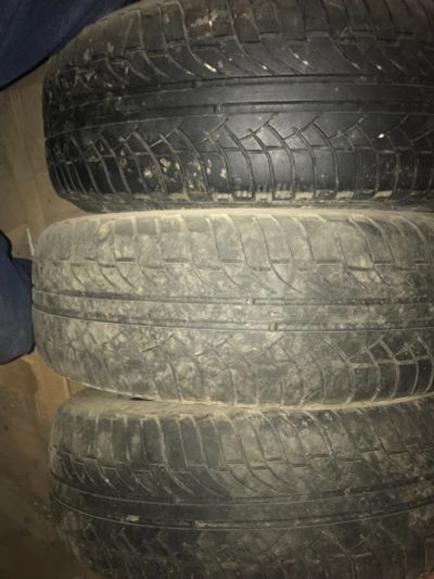 Лот: 18906369. Фото: 1. 3 шины Michelin 235/65 r17. Шины