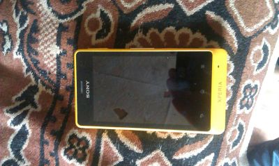 Лот: 4168293. Фото: 1. Смартфон Sony Xperia go (Жёлтый... Смартфоны