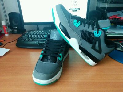 Лот: 6615345. Фото: 1. Кроссовки Nike Jordan 4 Retro. Кеды, кроссовки, слипоны