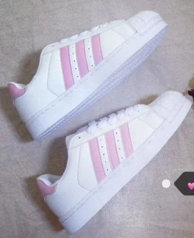 Лот: 7687330. Фото: 1. Кроссовки adidas Originals размер... Кеды, кроссовки, слипоны