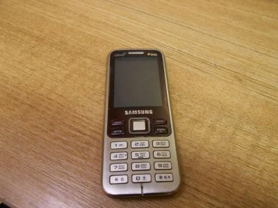 Лот: 6509598. Фото: 1. Продам двухсимочный телефон Samsung... Кнопочные мобильные телефоны