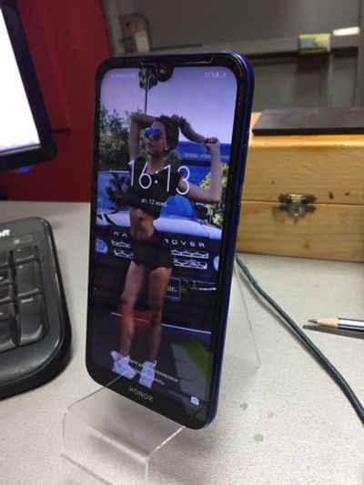 Лот: 14994179. Фото: 1. Смартфон Honor 8S 32Gb. Смартфоны