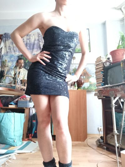 Лот: 15559240. Фото: 1. Платье в пайетках New Look. Платья