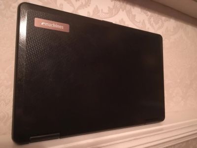 Лот: 11535431. Фото: 1. Ноутбук Acer Emachines e725, T4300... Ноутбуки