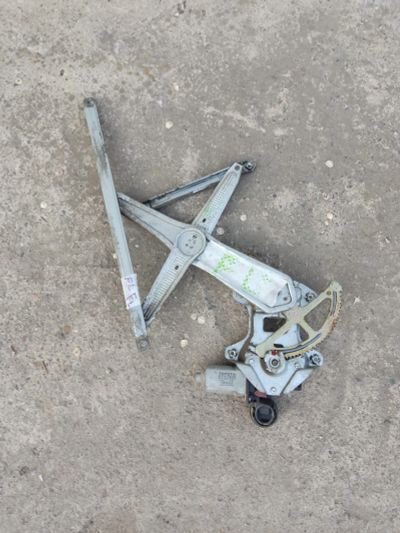 Лот: 22862753. Фото: 1. Стеклоподъемник Toyota VITZ, левый... Кузов