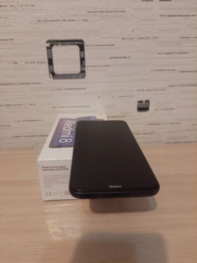 Лот: 18411528. Фото: 1. Xiaomi Redmi 8 3/32GB (черный). Смартфоны