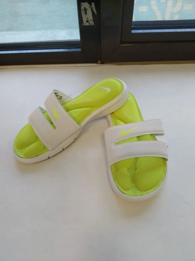Лот: 19341128. Фото: 1. Шлёпанцы Nike 36 размер, новые. Шлепанцы, сланцы