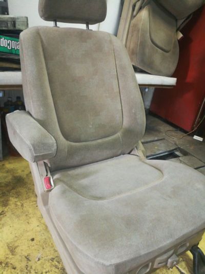 Лот: 14483415. Фото: 1. Сиденья 2шт. Nissan Presage. Салон