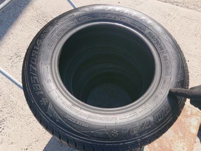 Лот: 16644013. Фото: 1. Зимняя резина Farroad 185/70R14. Шины
