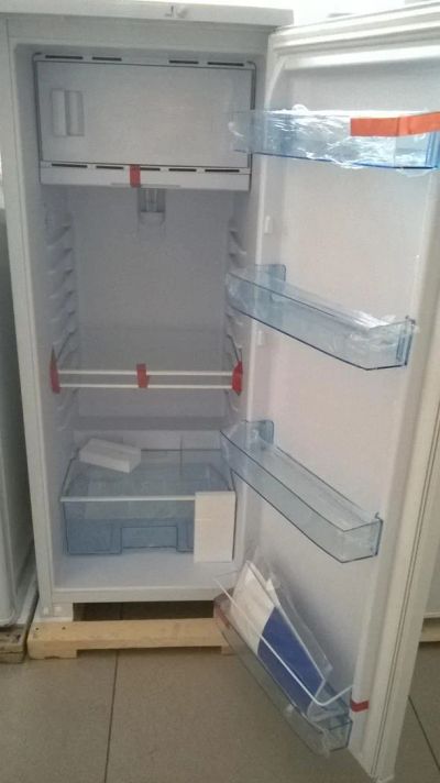 Лот: 7697071. Фото: 1. Новый холодильник Бирюса-110 3... Холодильники, морозильные камеры