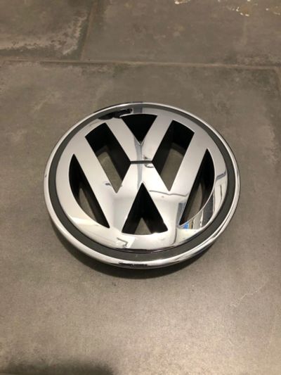 Лот: 16856004. Фото: 1. Эмблема Volkswagen Tiguan 2008-2011... Кузов