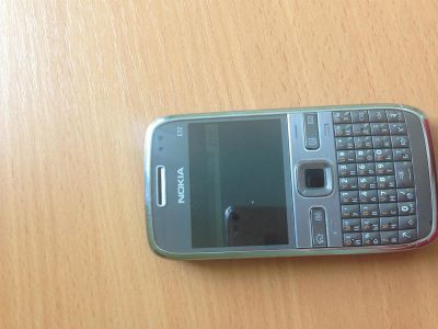Лот: 3282489. Фото: 1. Nokia E72 за 2500 руб!. Смартфоны