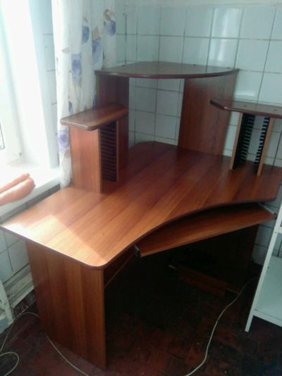 Лот: 10376425. Фото: 1. Компьютерный стол. Компьютерные и письменные столы