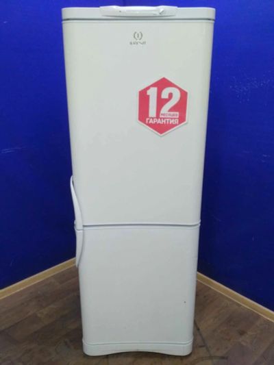 Лот: 11356812. Фото: 1. Холодильник Indesit C132 G. Холодильники, морозильные камеры