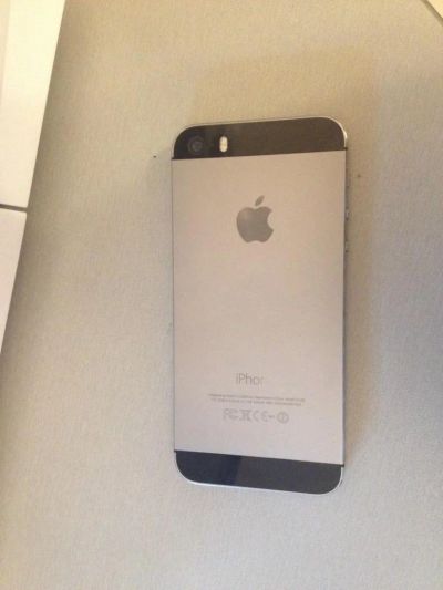 Лот: 8386066. Фото: 1. IPhone 5s 32gb Черный. Смартфоны