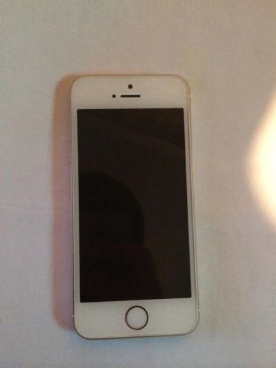 Лот: 3761797. Фото: 1. Продам iPhone 5s gold. Смартфоны