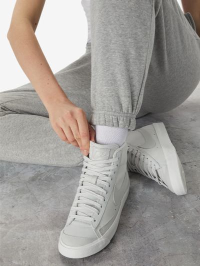 Лот: 25368160. Фото: 1. Кеды женские Nike Blazer Mid Premium... Кеды, кроссовки, слипоны