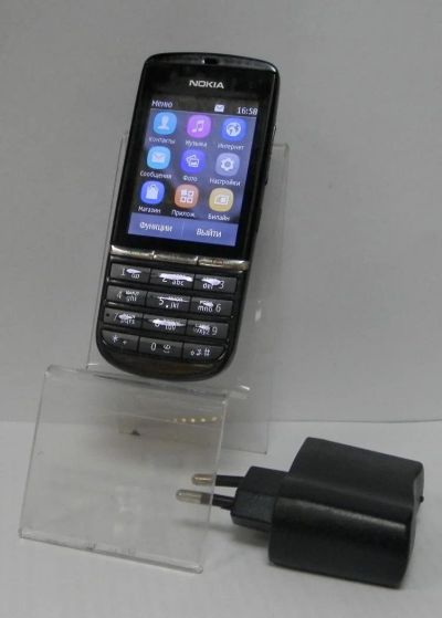 Лот: 9834885. Фото: 1. Продам телефон Nokia Asha 300... Кнопочные мобильные телефоны