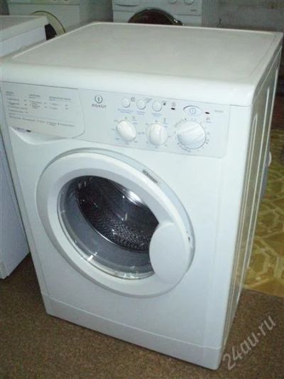 Лот: 2149167. Фото: 1. Стиральная машина Indesit WI 104X... Стиральные машины