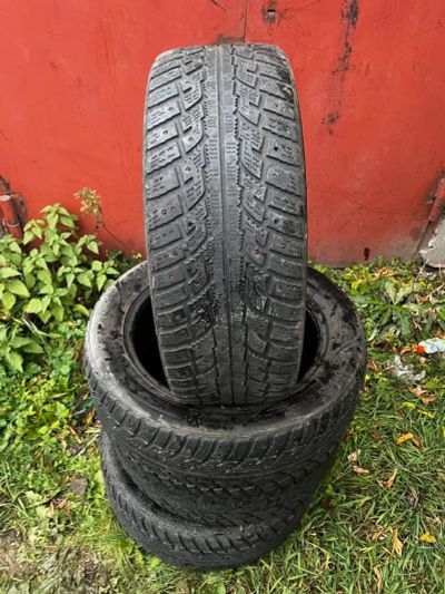Лот: 25778396. Фото: 1. Зимние шины Kumho i'zen rv stud... Шины