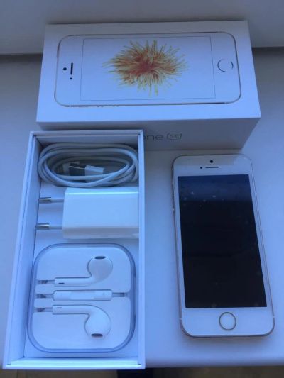 Лот: 9259941. Фото: 1. Iphone SE 64 gb. Смартфоны
