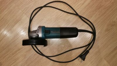 Лот: 12853246. Фото: 1. Болгарка Makita 9558HN. Электроинструмент