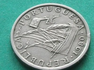 Лот: 10821507. Фото: 1. Монета 5 эскудо пять Португалия... Европа