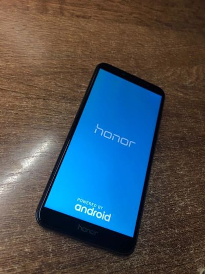 Лот: 13744684. Фото: 1. Смартфон Honor 7C 32GB (В коробке... Смартфоны