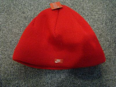 Лот: 6522181. Фото: 1. Новая красная шапка Nike. Головные уборы